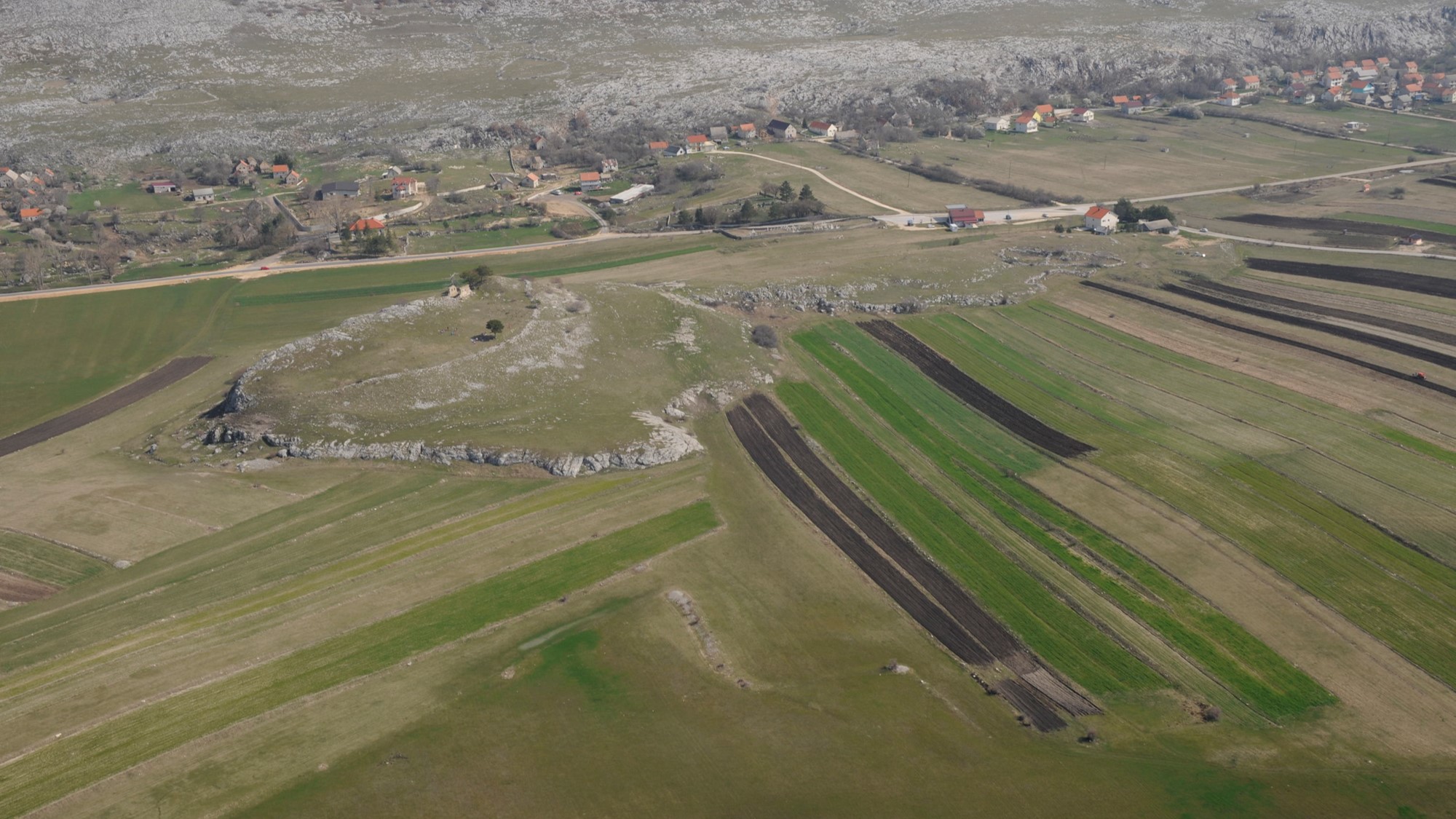 Arheološko područje – Mandina gradina i nekropola sa stećcima, Općina Tomislavgrad